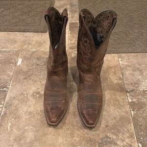 Ariat boots unfortunately don’t fit me anymore 
Very comfortable